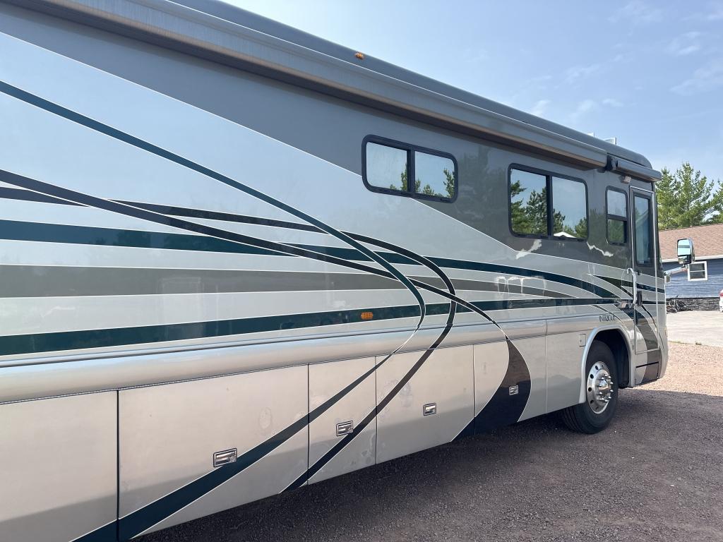 2004 Country Coach 42’ Intrigue Rv