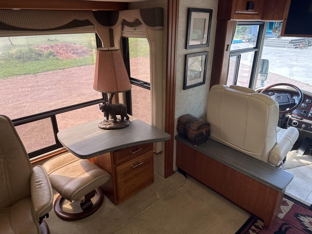 2004 Country Coach 42’ Intrigue Rv