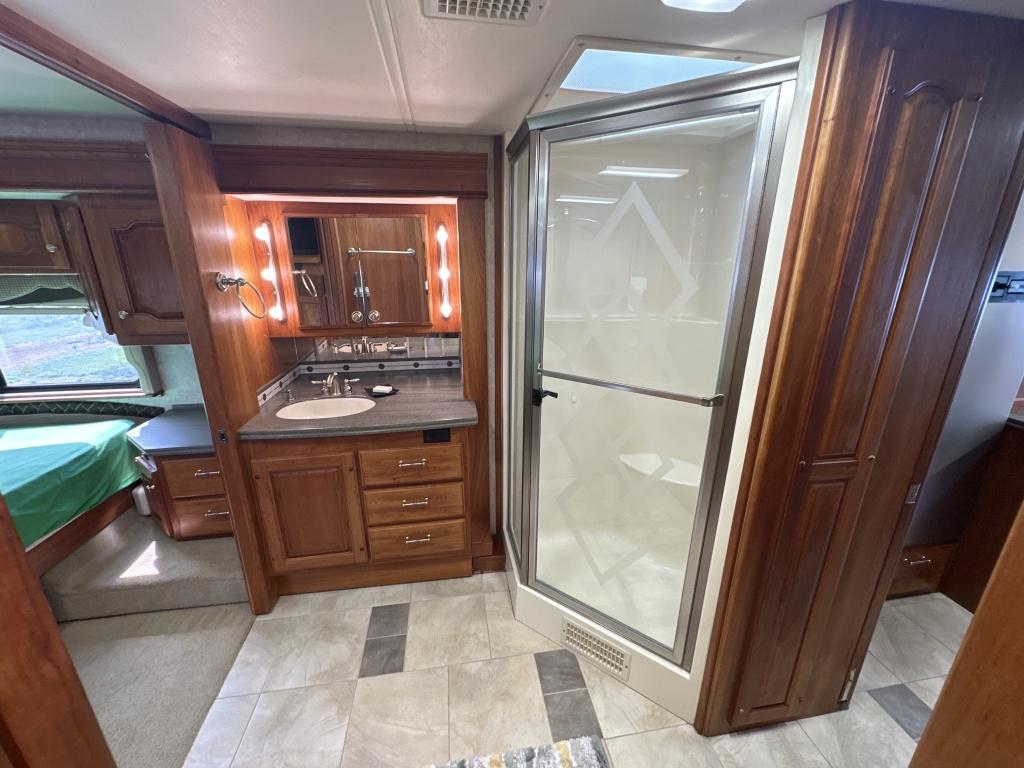 2004 Country Coach 42’ Intrigue Rv