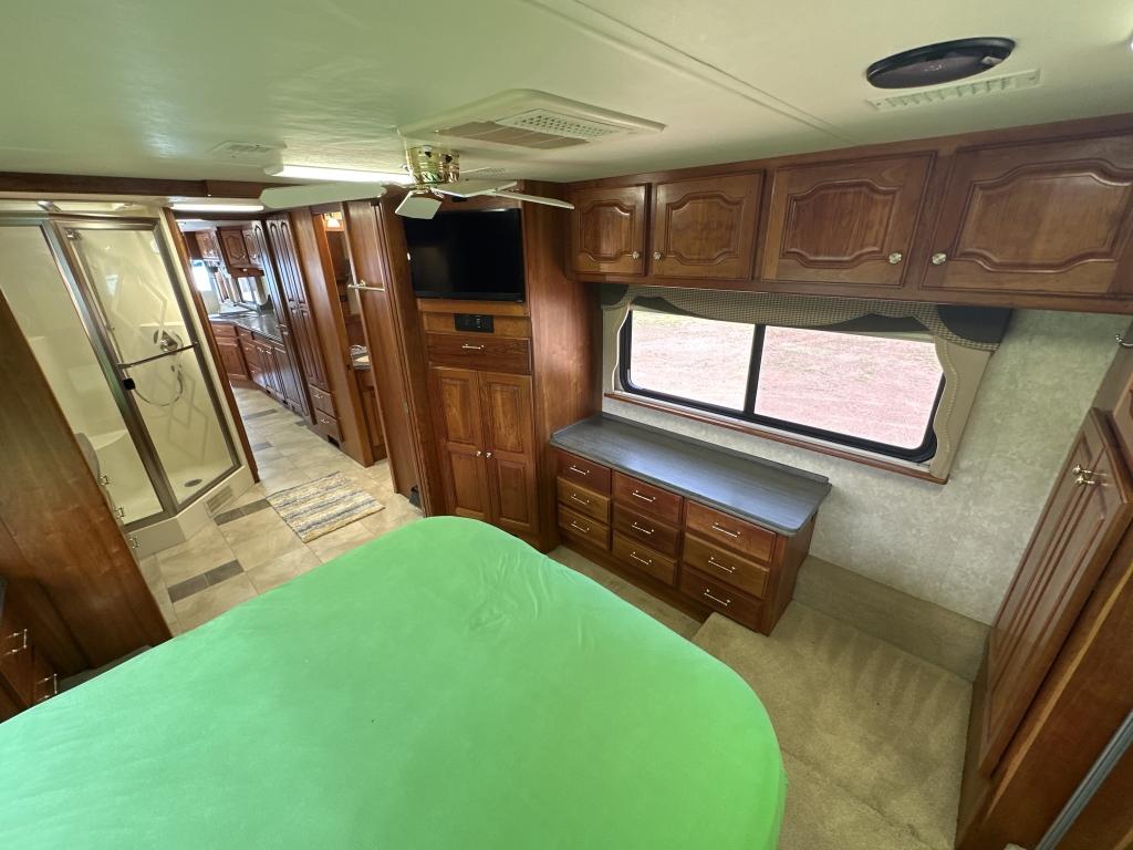 2004 Country Coach 42’ Intrigue Rv