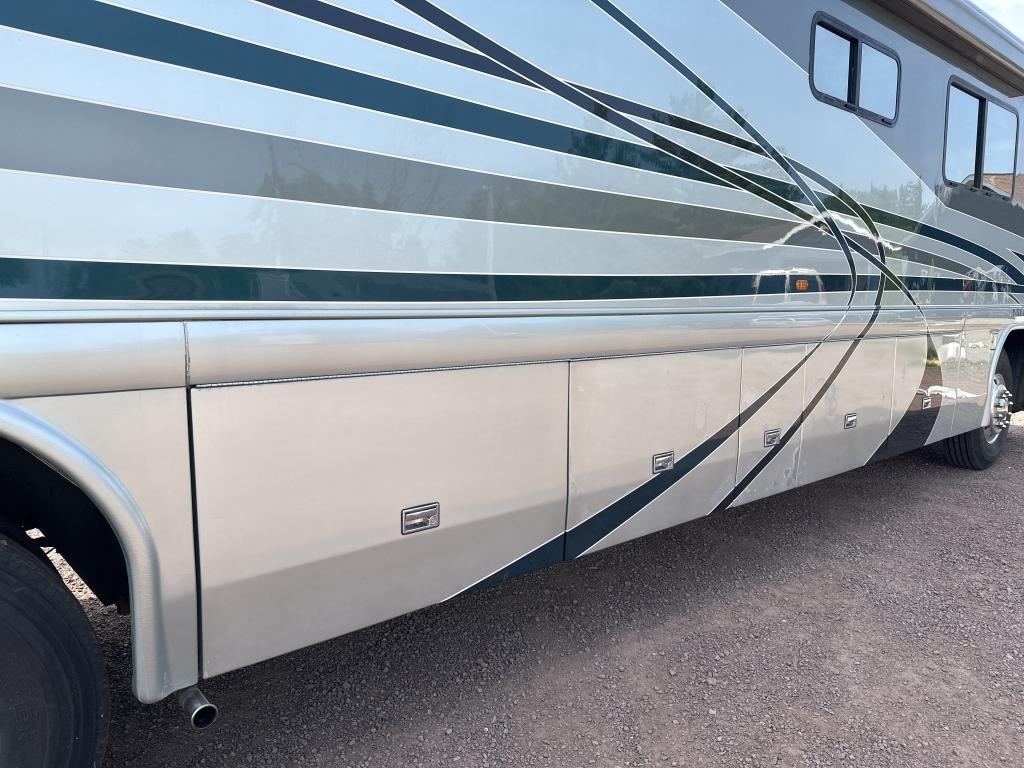 2004 Country Coach 42’ Intrigue Rv