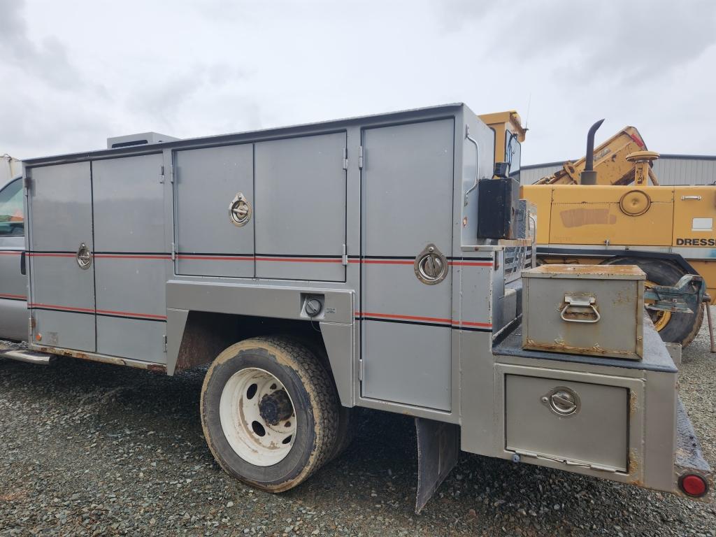 2002 Ford F-550 Service Truck