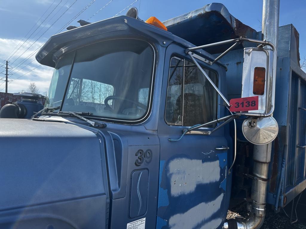 1987 Mack R690t Dump Truck