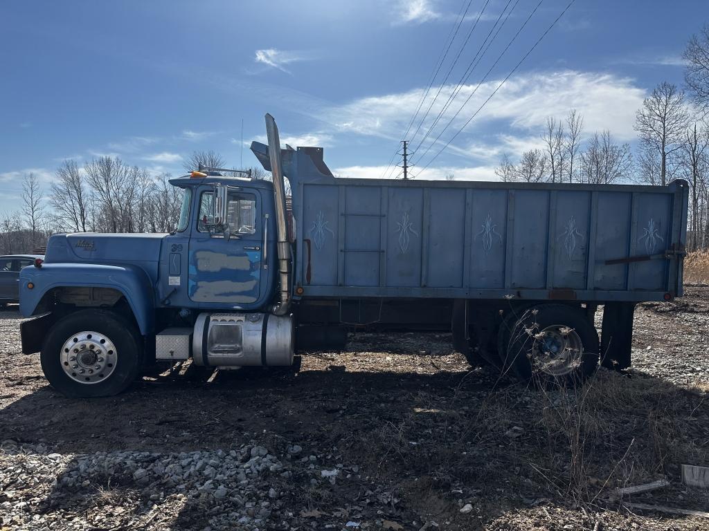 1987 Mack R690t Dump Truck