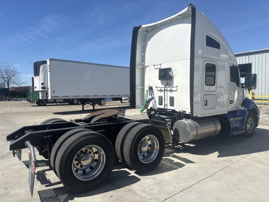 2017 Kenworth T680 Sleeper Cab