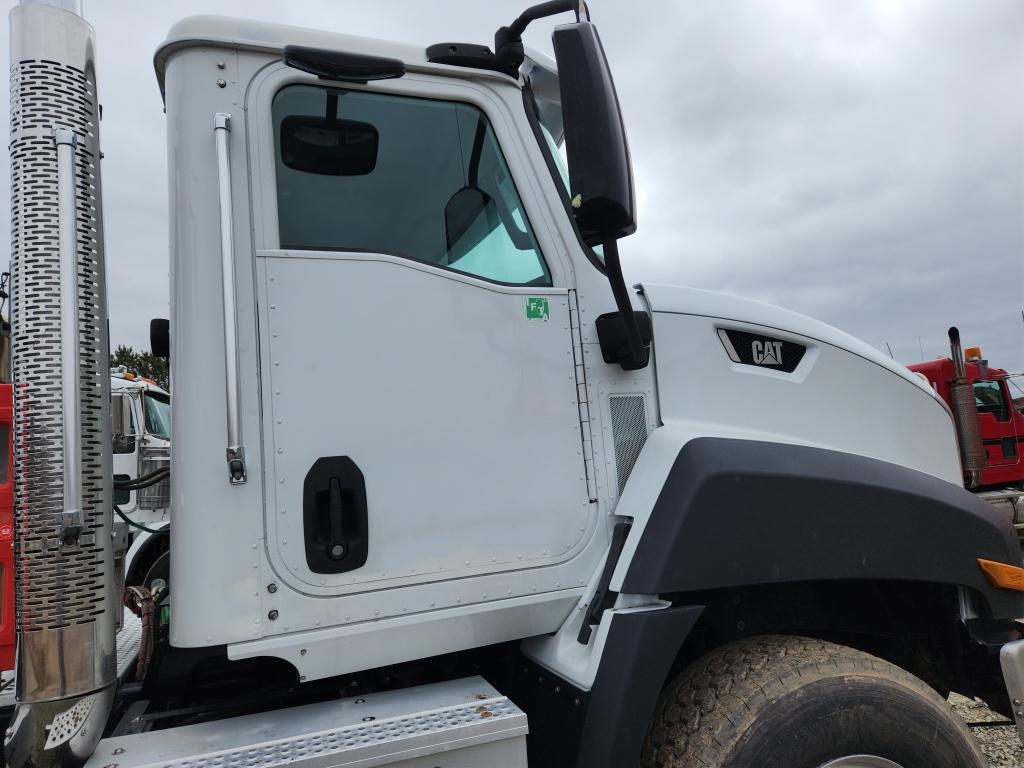 2016 Cat Ct660s Day Cab