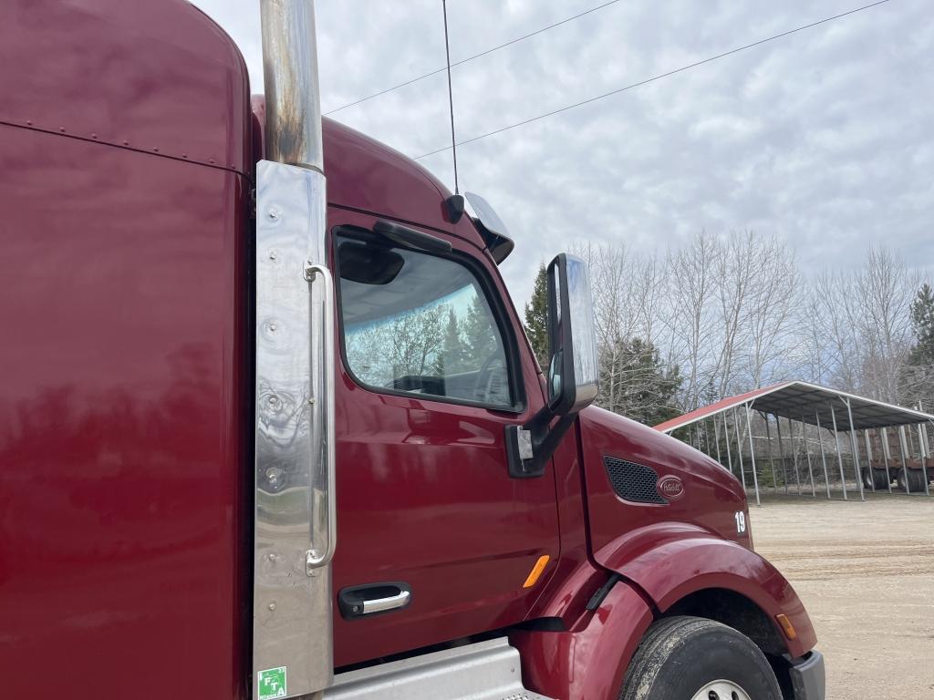 2019 Peterbilt 579 Sleeper Tractor