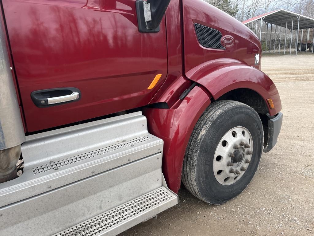 2019 Peterbilt 579 Sleeper Tractor