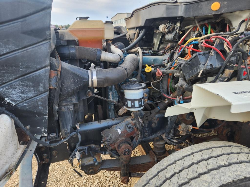 2006 International 7400 6x4 Bucket Truck