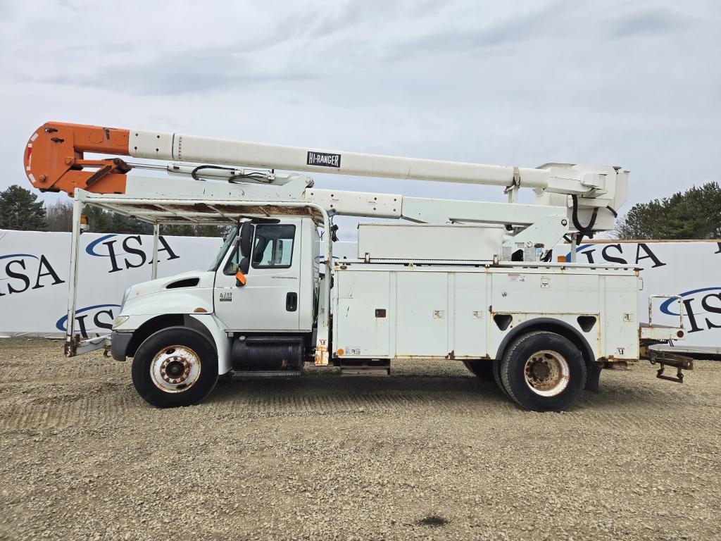 2002 International 4300 Bucket Truck