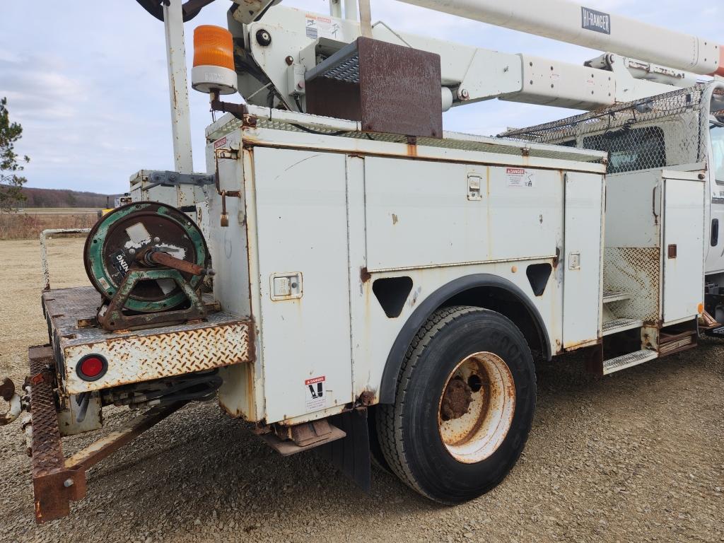 2002 International 4300 Bucket Truck