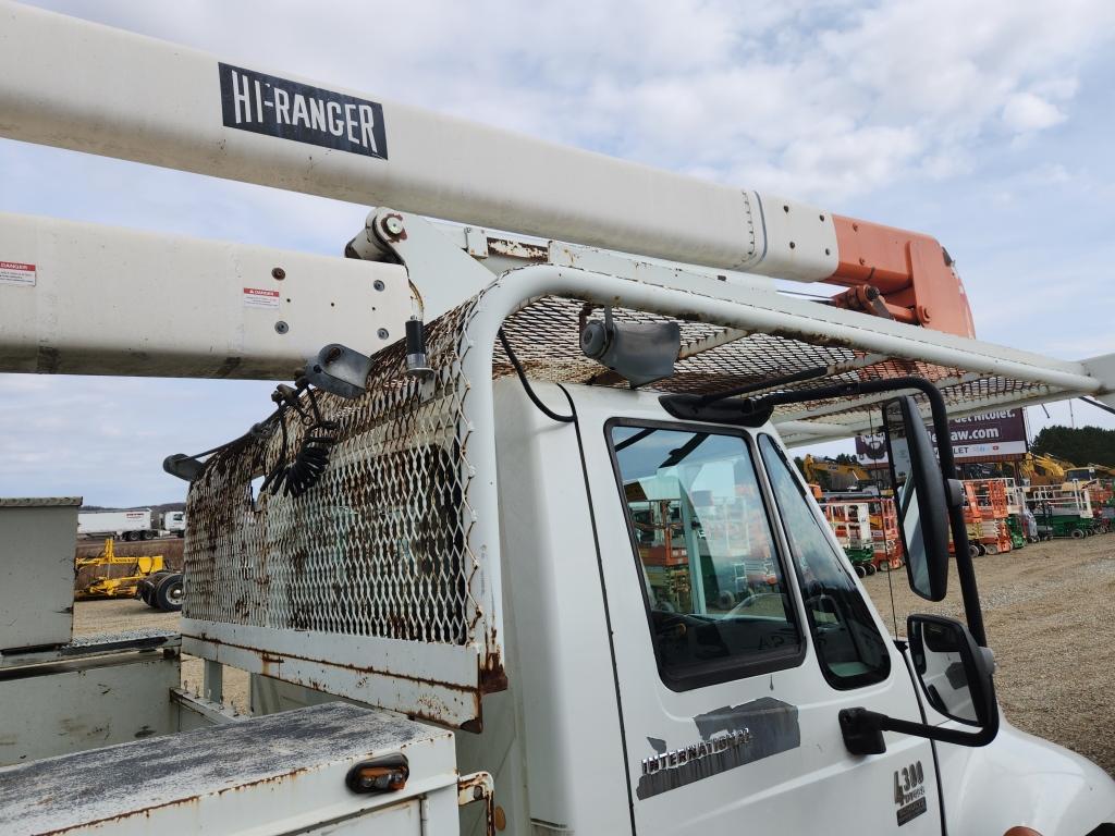 2002 International 4300 Bucket Truck