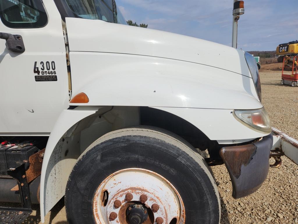 2002 International 4300 Bucket Truck