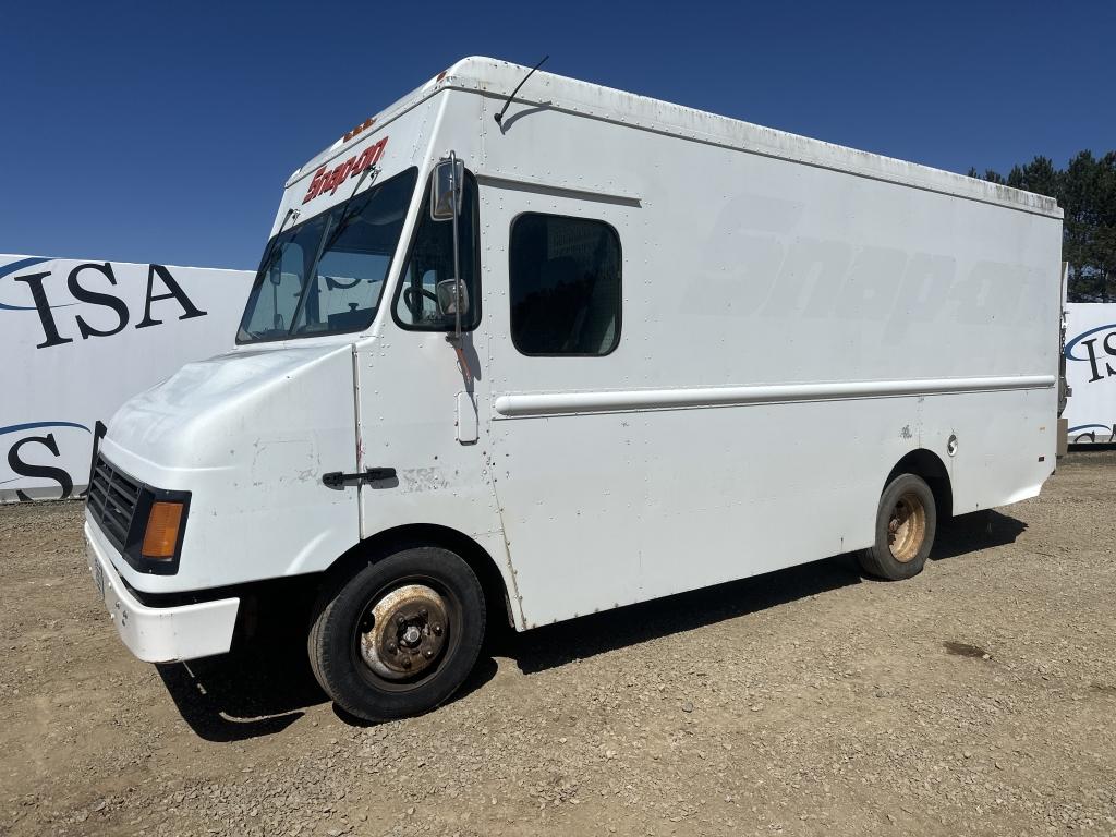 2001 Freightliner Mt45 Box Truck