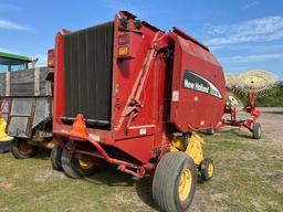 New Holland BR740 Round Baler