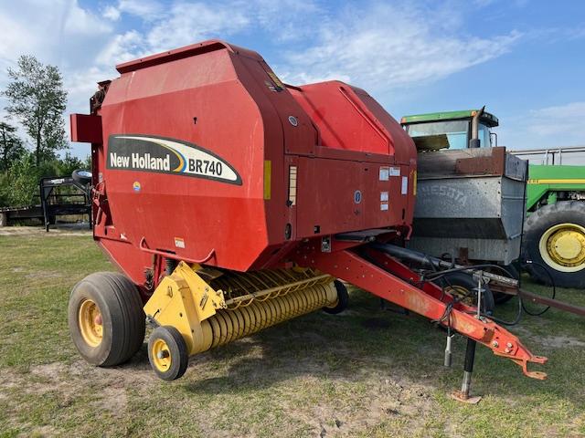 New Holland BR740 Round Baler