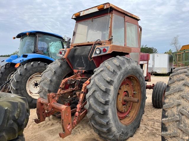 International 1086 Tractor