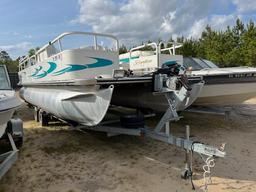 2006 Bentley 244 Pontoon Boat