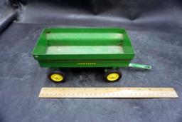 John Deere Wagon