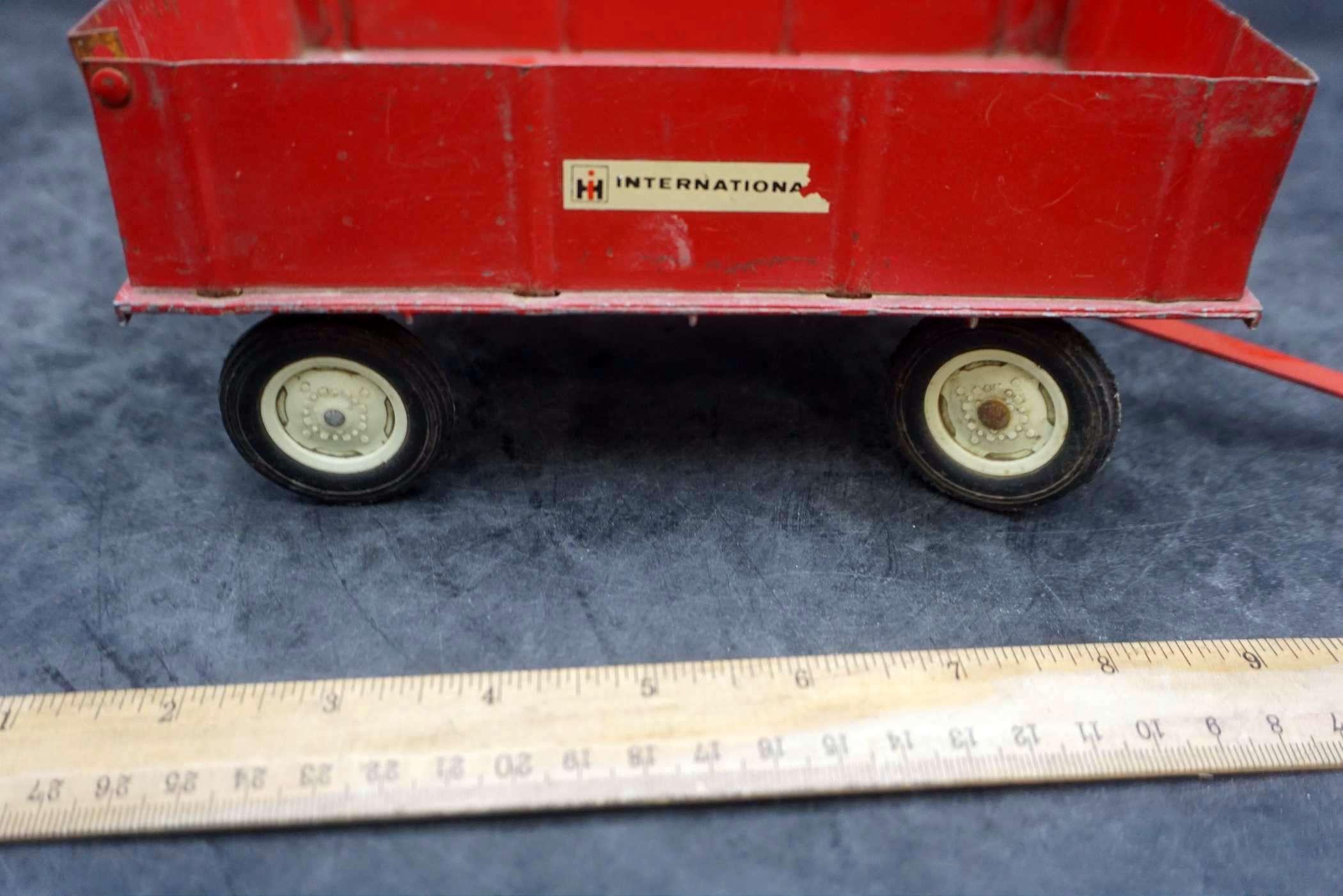 Ertl Case International Wagon