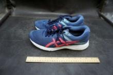 Asics Tennis Shoes (Size 11)