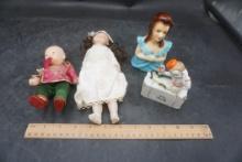 Figurines & Dolls