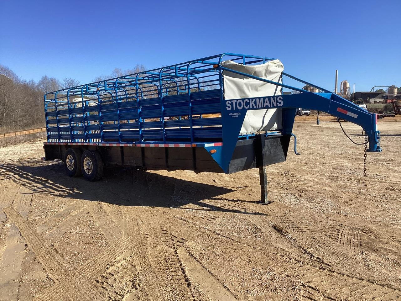 Mid-America Stockmans Livestock Trailer