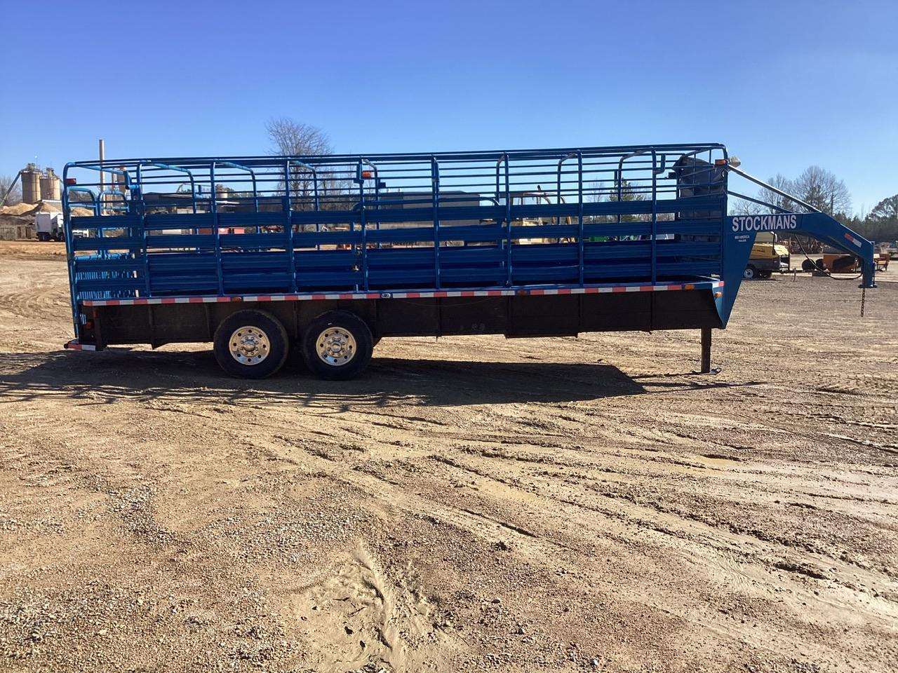 Mid-America Stockmans Livestock Trailer