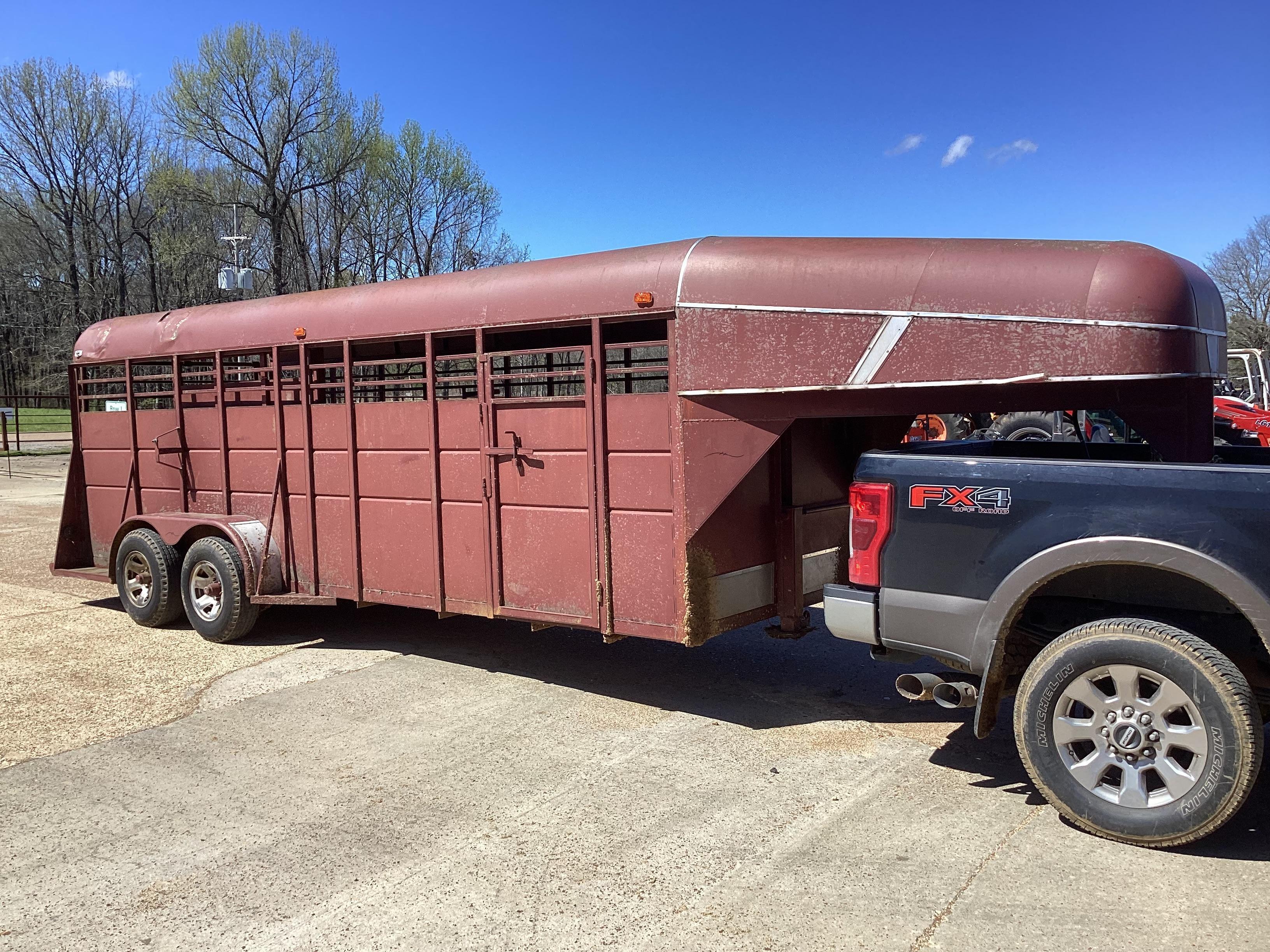 1997 Calico 20' Gooseneck Stock Trailer