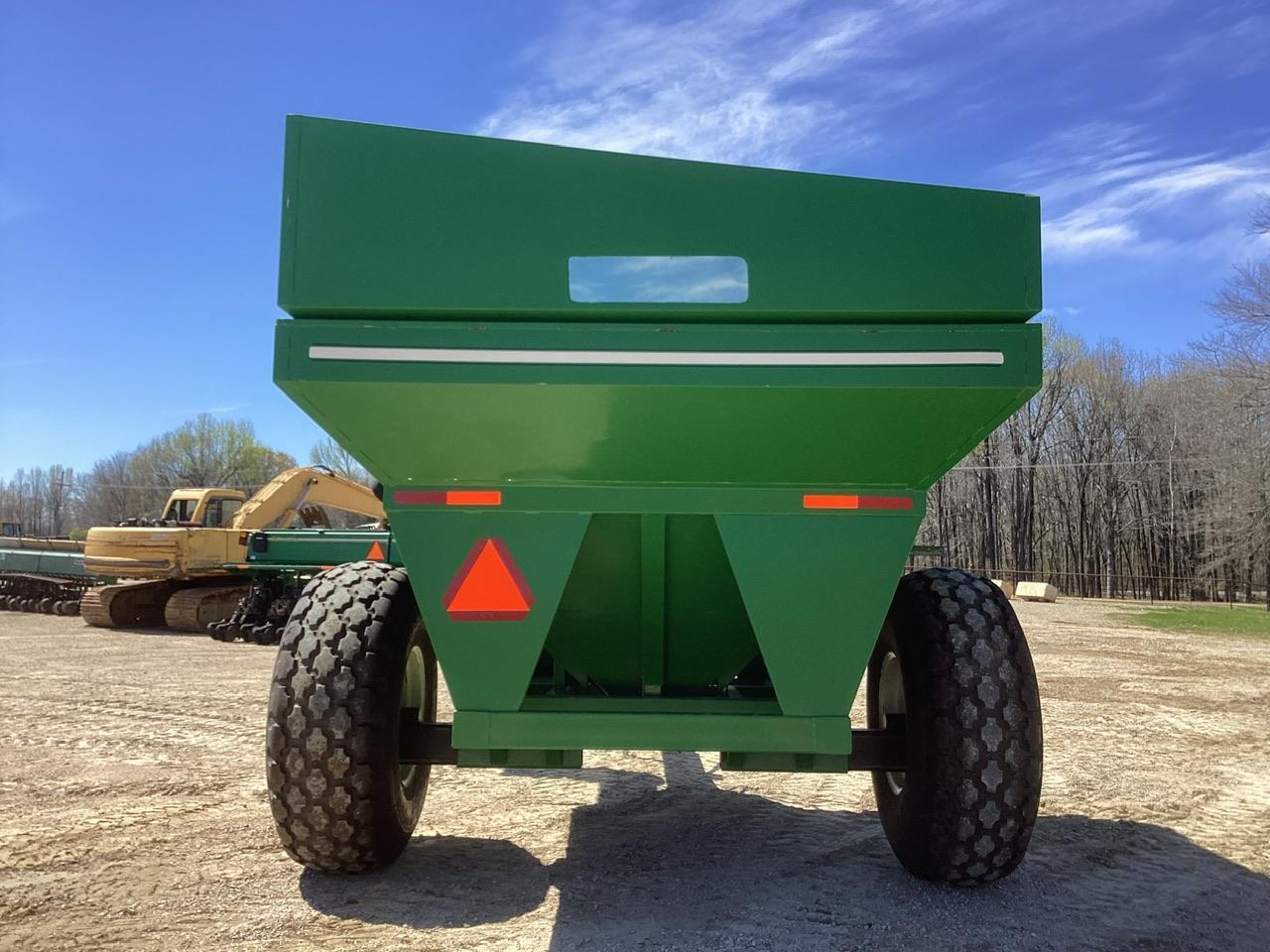 EZ Trail 510 Grain Cart