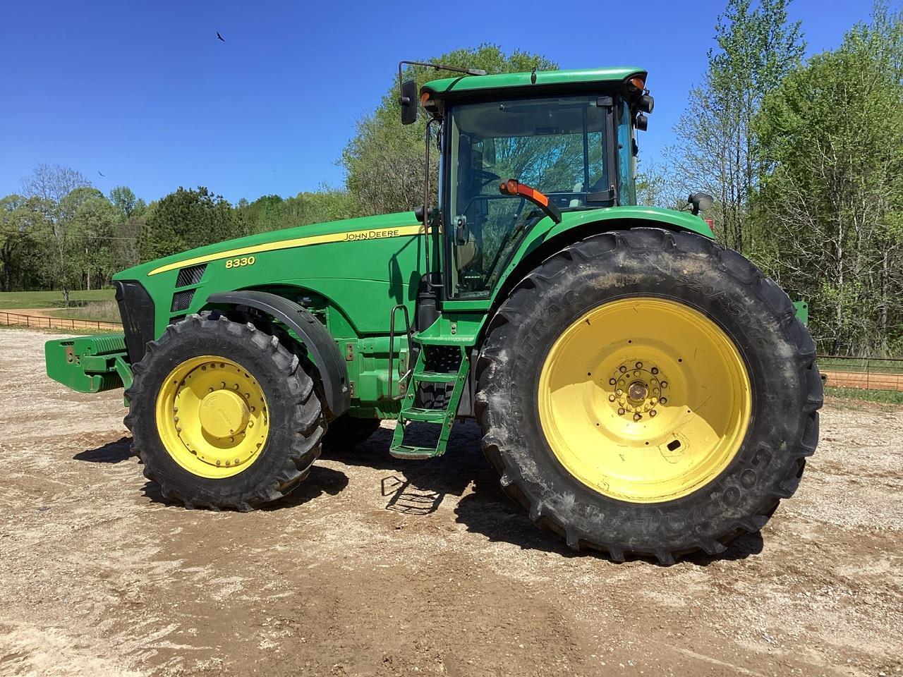 John Deere 8330 Tractor MFWD