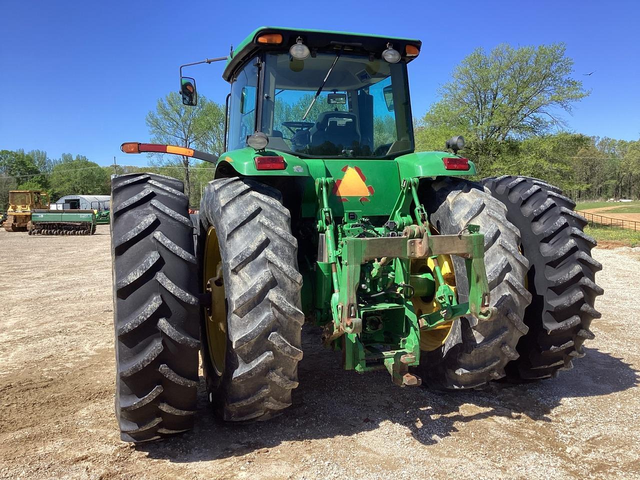 John Deere 8330 Tractor MFWD