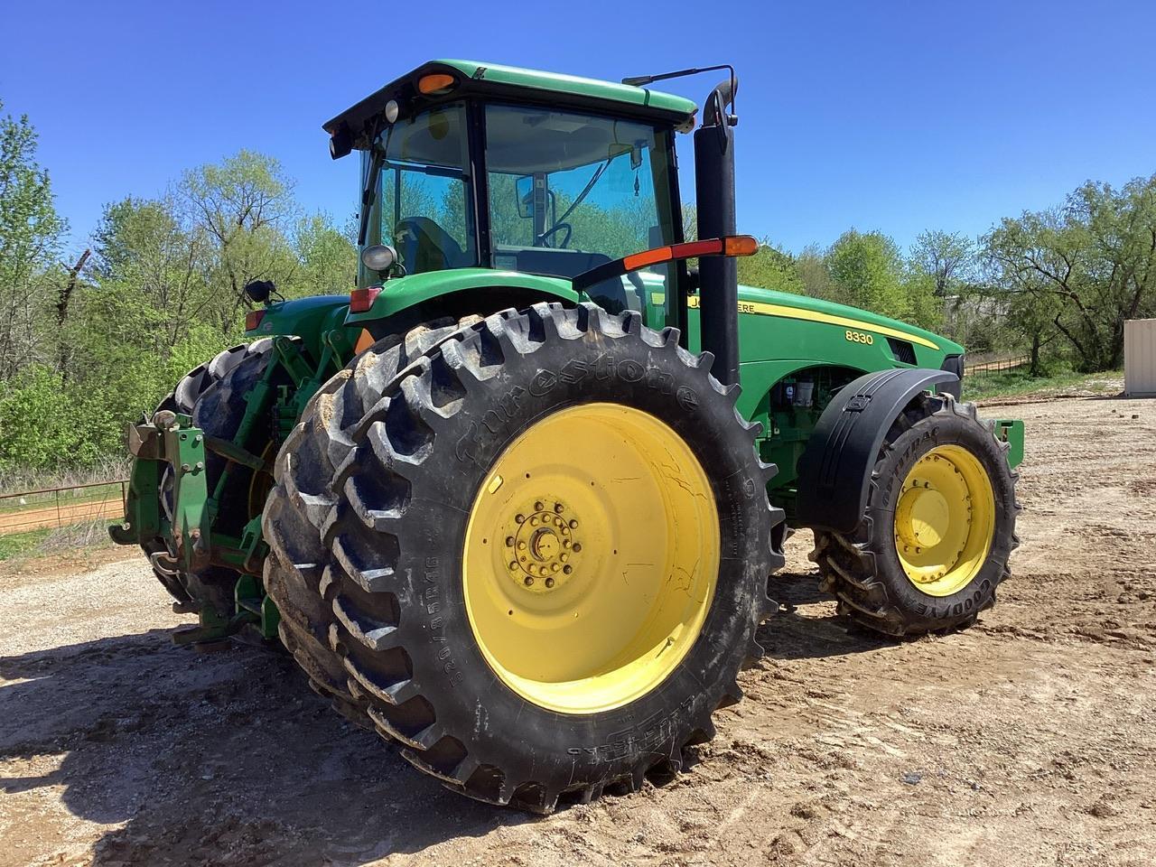 John Deere 8330 Tractor MFWD