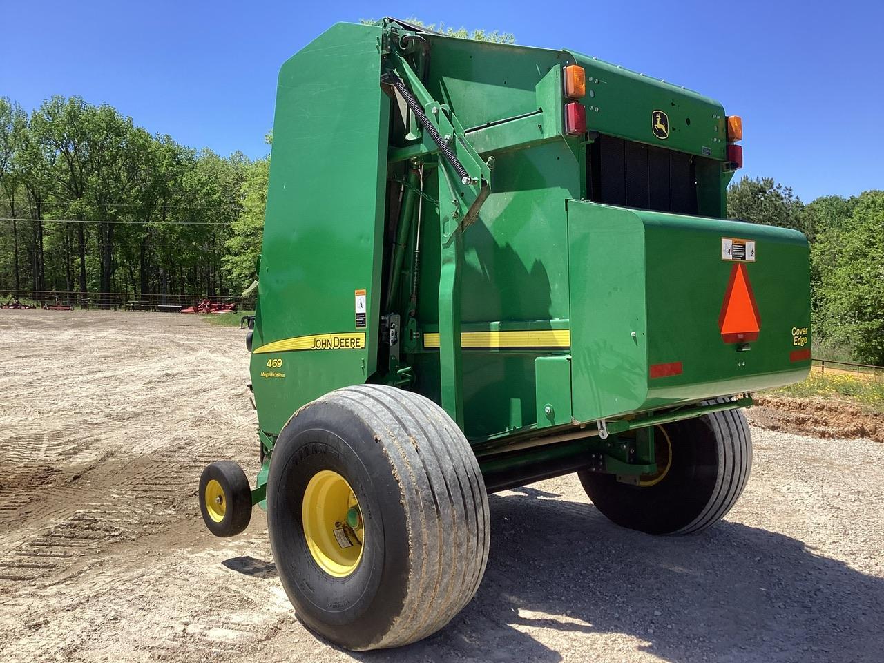 John Deere 469 Baler MegaWidePlus Net Wrap