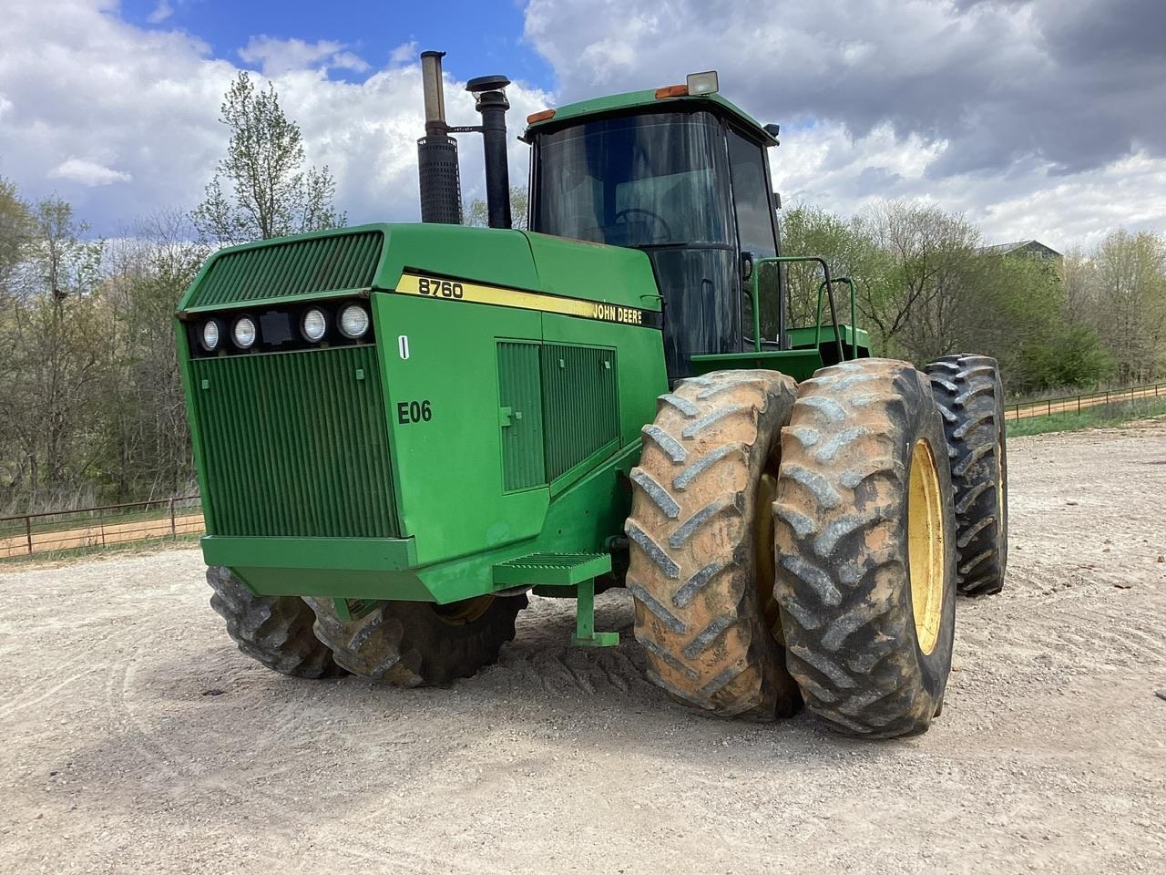 John Deere 8760 Tractor