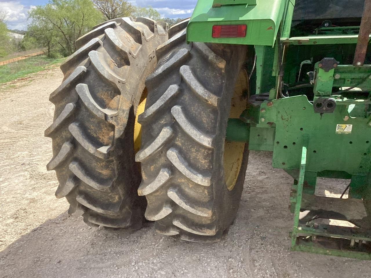 John Deere 8760 Tractor