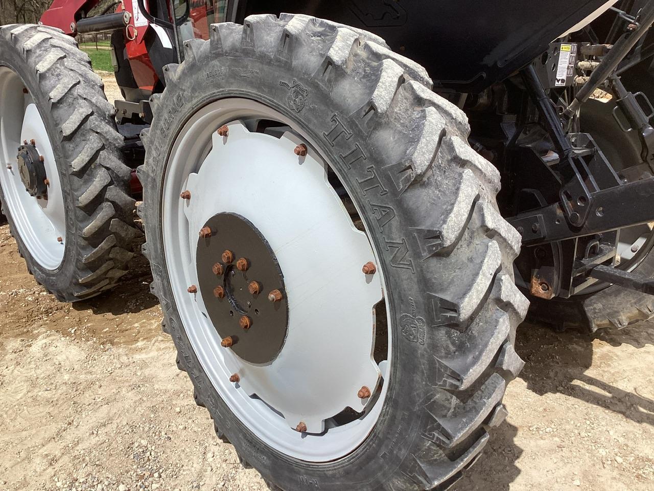 Case IH Farmall 95 Tractor w/Case IH L570 Loader