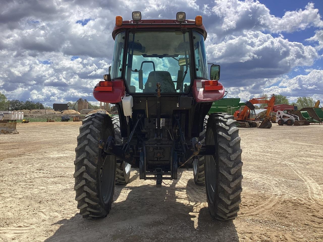 Case IH Farmall 95 Tractor w/Case IH L570 Loader