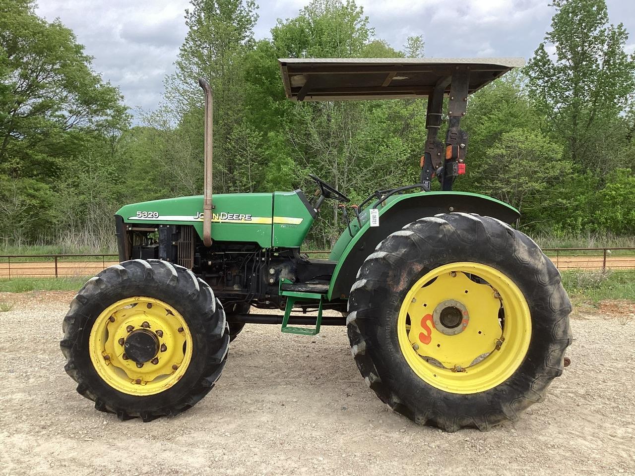 John Deere 5320 Tractor MFWD