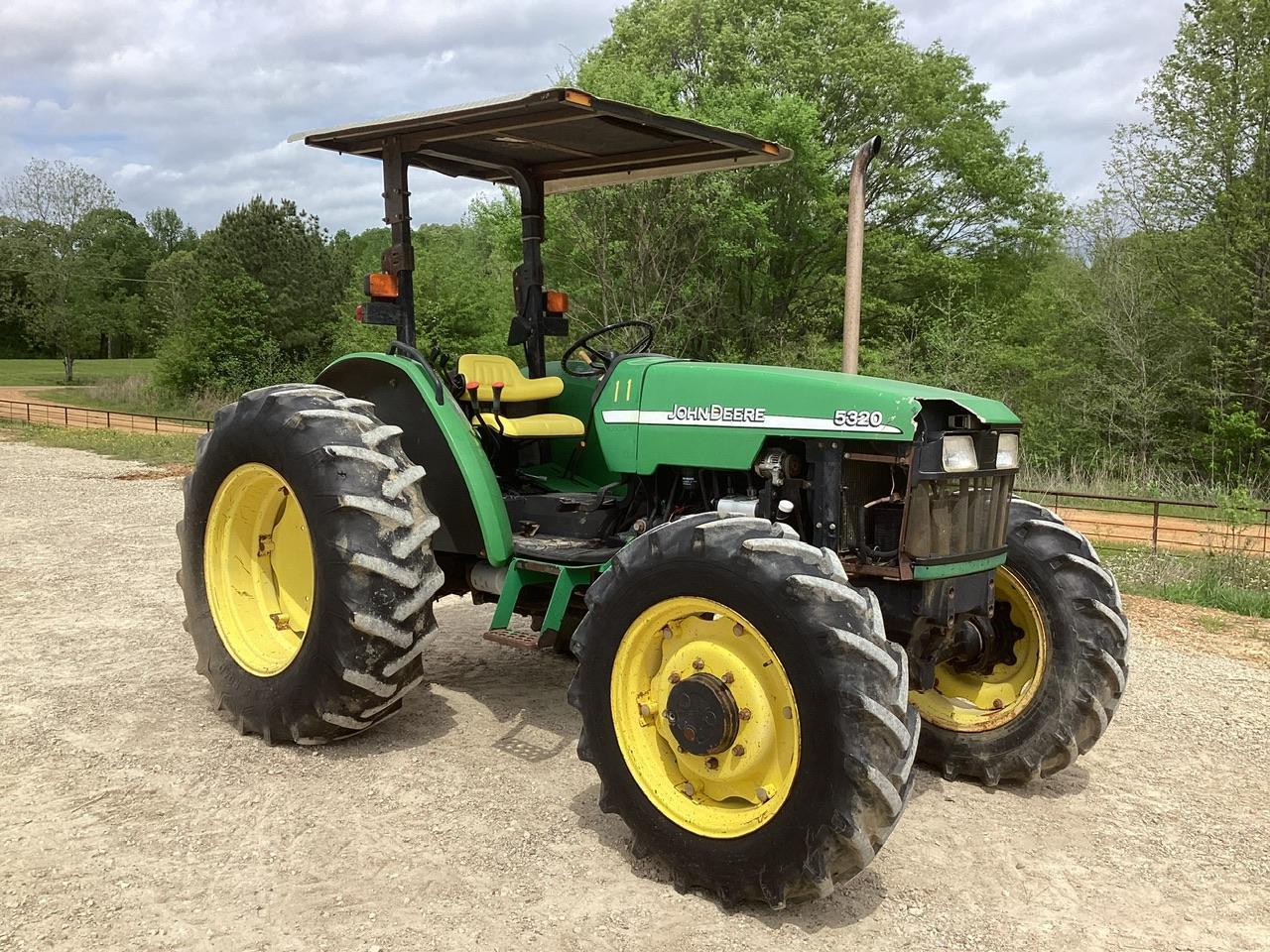 John Deere 5320 Tractor MFWD