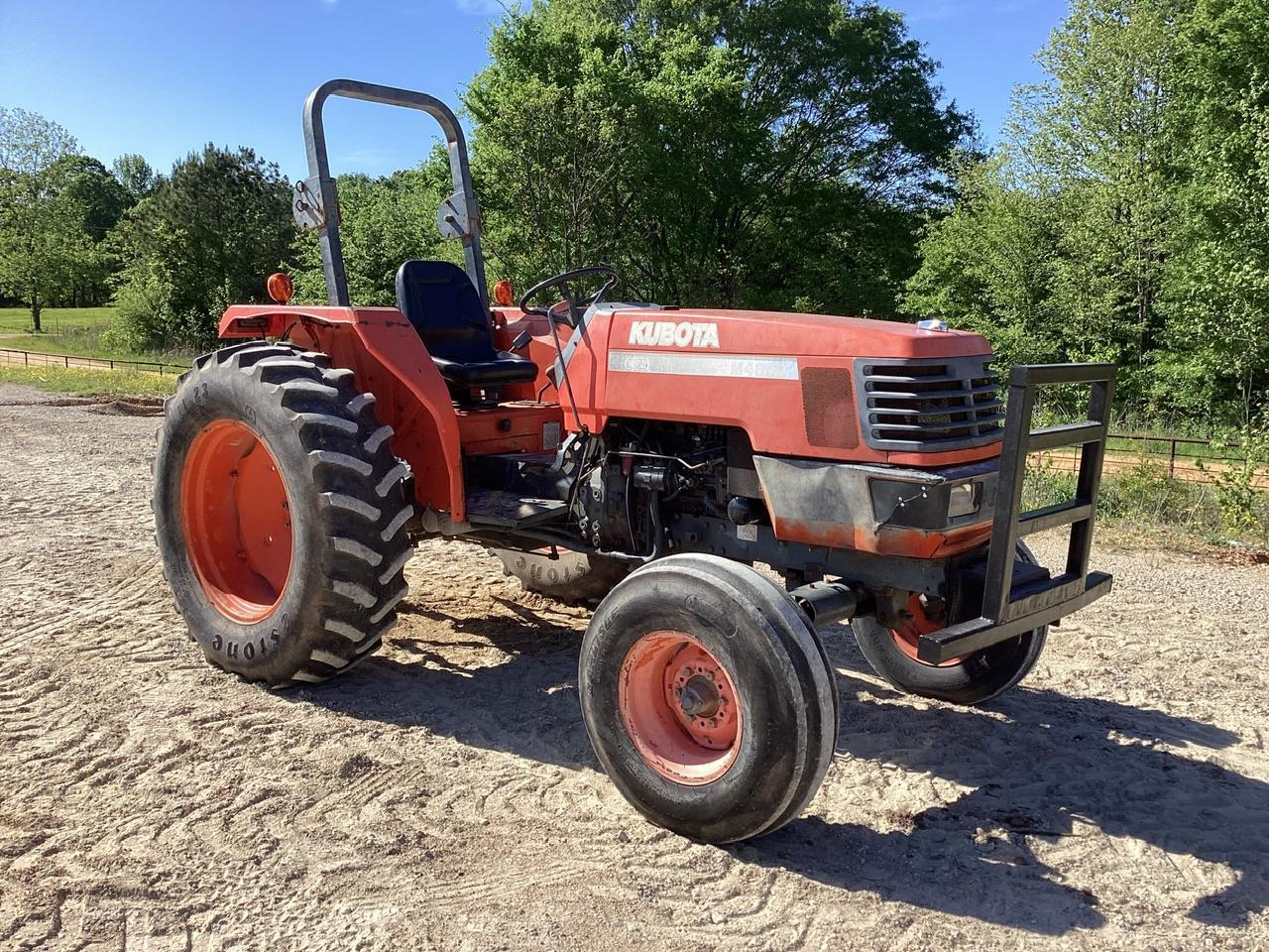 Kubota M4800 Tractor