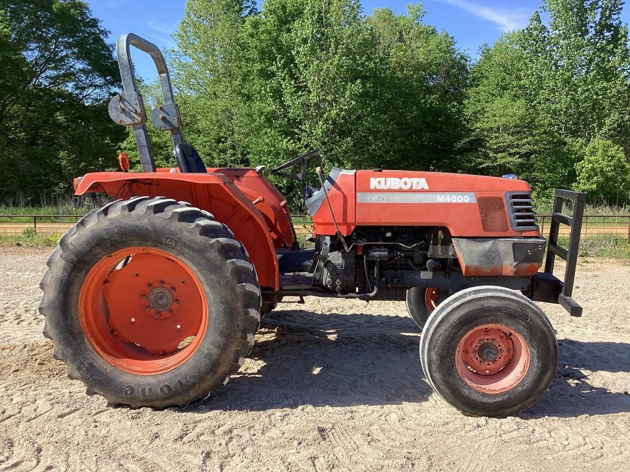 Kubota M4800 Tractor