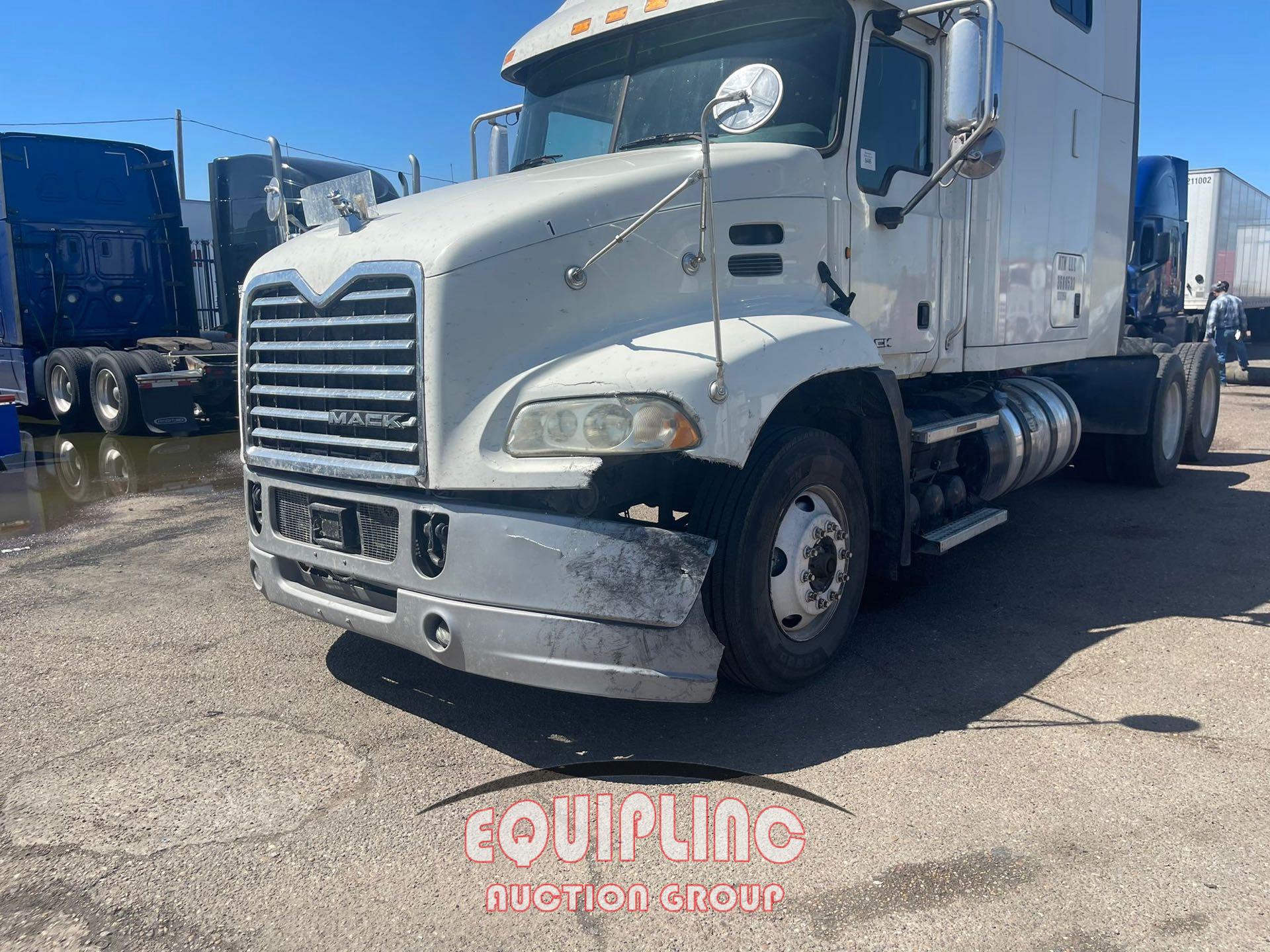 2015 MACK CXU613 TANDEM AXLE SLEEPER