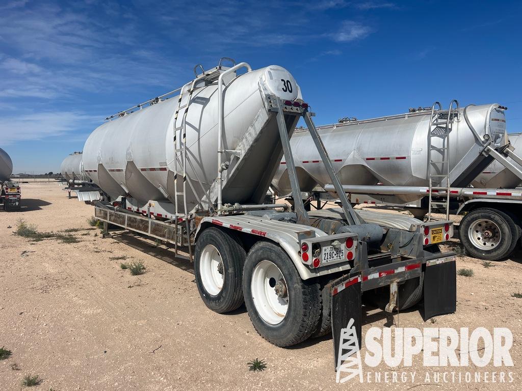 (x) (10-14) 1984 FRUEHAUF 1000 Cu Ft T/A Pneumatic