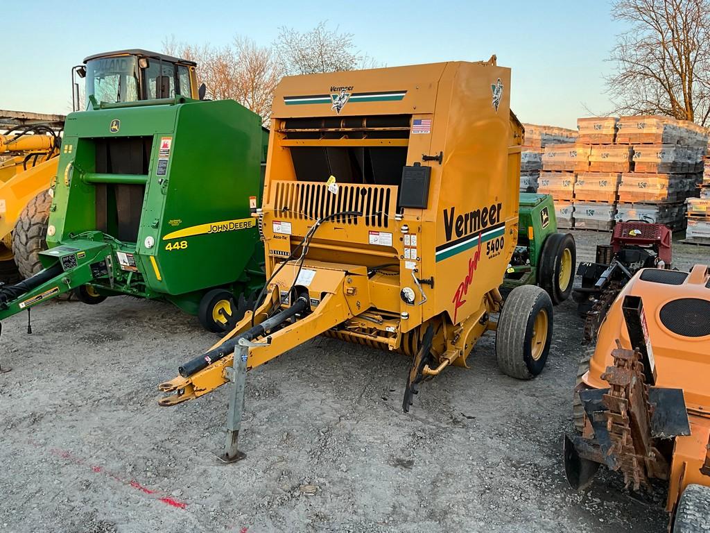 Vermeer 5400 Round Baler