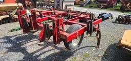 International 5500 9 Tooth 3pt Chisel Plow (NICE)