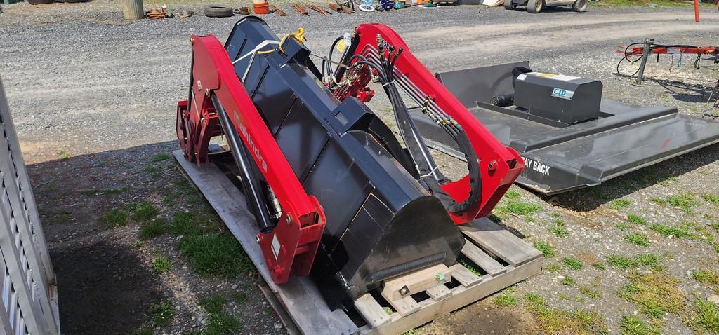 New Mahindra 2665CL Quick Attach Loader