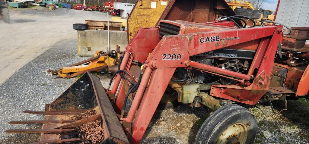 Case International 385 Tractor W/Loader (AS IS)