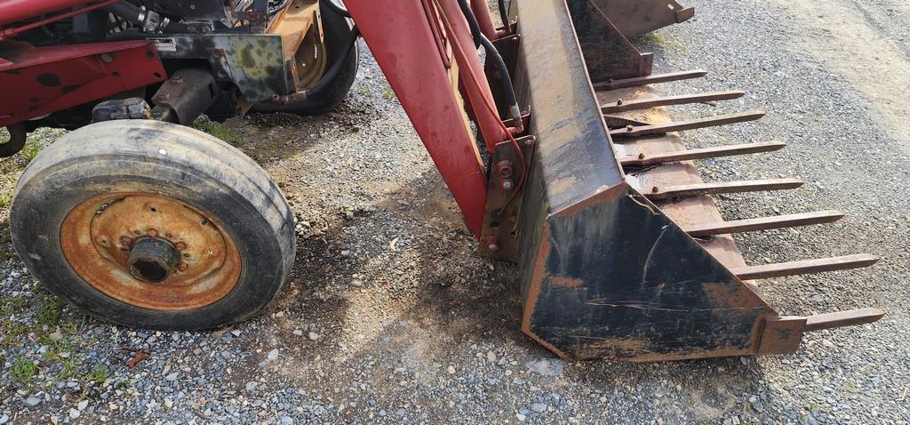 Case International 385 Tractor W/Loader (AS IS)