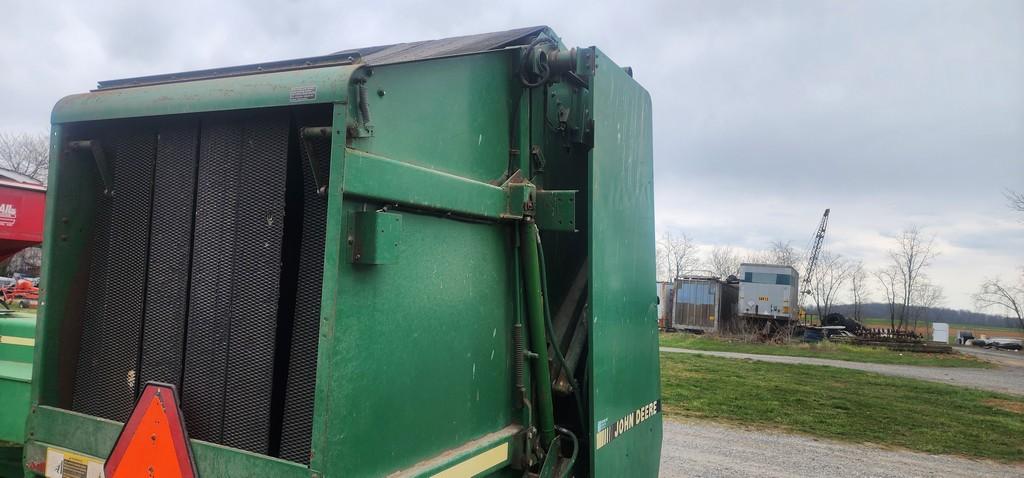 John Deere 435 Round Baler